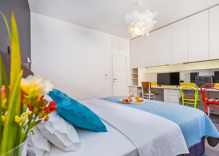 아파트먼트&룸 조이 4*